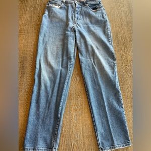 MID WASHED JEANS